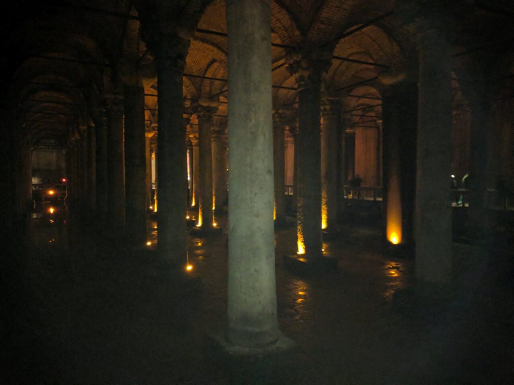 Basilica Cistern = Cisterna bazilike, Potopljena palača